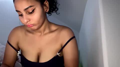 Snapshot of yazzydeleon chatting on November 17, 2025, 8:31 am yazzydeleon online show from November 17, 2025, 8:31 am