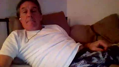 yeah_baby6988 online show from December 5, 2025, 12:41 am