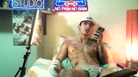 yeisoncastellanos1999 online show from January 13, 2026, 11:04 am