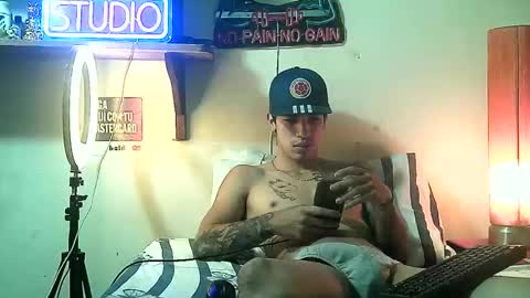 yeisoncastellanos1999 online show from May 5, 2026, 6:38 pm