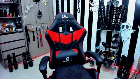 Snapshot of yelena_bondaje chatting on December 28, 2024, 12:57 am Yelena online show from December 28, 2024, 12:57 am