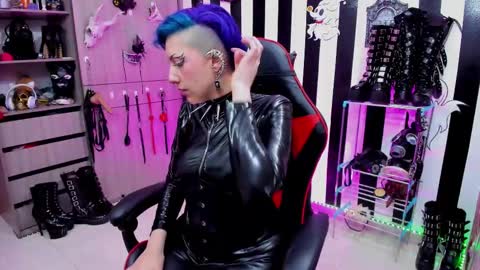 Snapshot of yelena_bondaje chatting on March 8, 2025, 11:18 pm Yelena online show from March 8, 2025, 11:18 pm