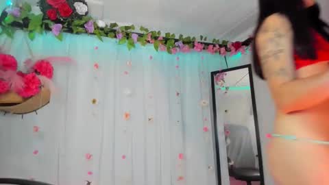 YELINA online show from December 19, 2025, 1:56 am