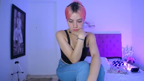 Snapshot of yemfairymcry chatting on December 19, 2024, 11:03 pm YEM online show from December 19, 2024, 11:03 pm