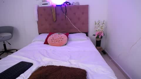 Snapshot of yemfairymcry chatting on January 24, 2025, 3:13 pm YEM online show from January 24, 2025, 3:13 pm