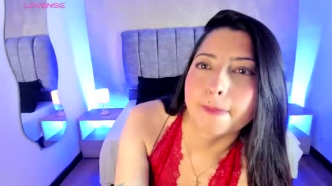 Snapshot of yensy_2614 chatting on May 12, 2026, 9:23 pm Yensy online show from May 12, 2026, 9:23 pm