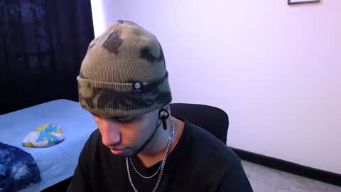 Yeff ind. model  online show from December 12, 2024, 9:26 pm