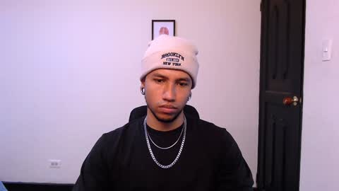 Yeff ind. model  online show from December 18, 2024, 5:21 pm