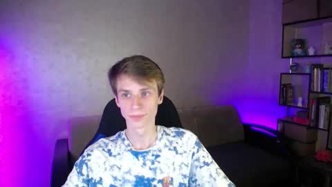 Snapshot of yes_cute_boy_ chatting on October 17, 2025, 8:33 pm Eden online show from October 17, 2025, 8:33 pm