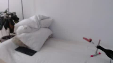 yesikacosta online show from April 12, 2026, 7:19 pm