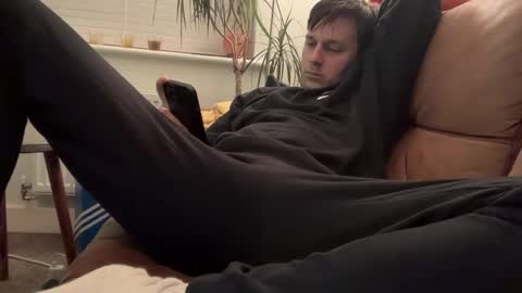 Snapshot of yesimlonely chatting on February 11, 2025, 9:35 pm Sal online show from February 11, 2025, 9:35 pm