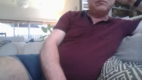 yesplease1969 online show from September 21, 2025, 4:03 am