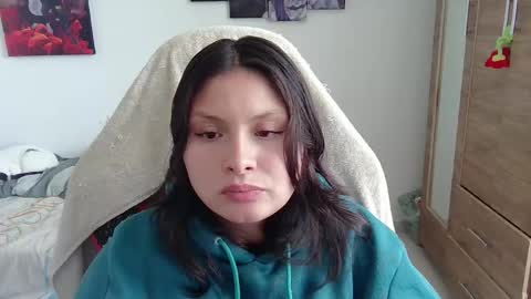 yessica_gomez01 online show from May 18, 2026, 10:04 pm
