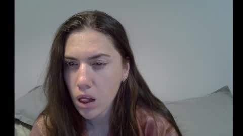 Snapshot of yesyoucanjustdoit chatting on October 8, 2025, 12:03 pm Kira online show from October 8, 2025, 12:03 pm