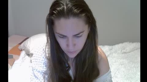 Snapshot of yesyoucanjustdoit chatting on November 29, 2025, 5:05 pm Kira online show from November 29, 2025, 5:05 pm