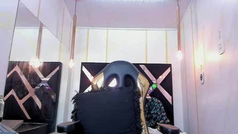  YHAN ALVAREZ25  online show from February 24, 2025, 3:44 am