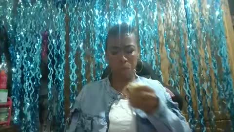 Snapshot of yilizalove_14 chatting on December 13, 2025, 9:31 pm yilizalove_14 online show from December 13, 2025, 9:31 pm