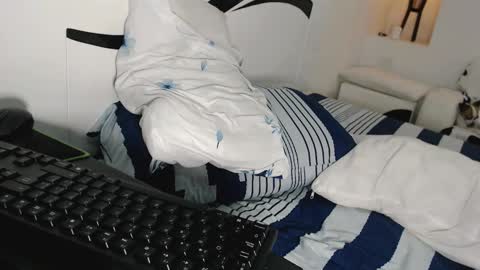 Snapshot of yinaross chatting on November 9, 2025, 2:48 pm YINAROSS online show from November 9, 2025, 2:48 pm