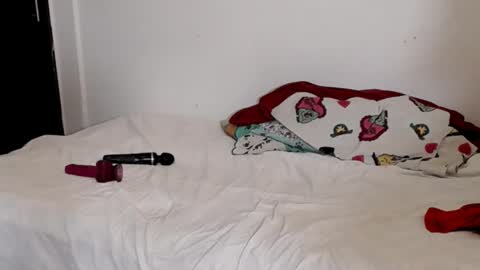 Snapshot of ying_yang_ chatting on February 2, 2025, 9:45 pm tulipan online show from February 2, 2025, 9:45 pm