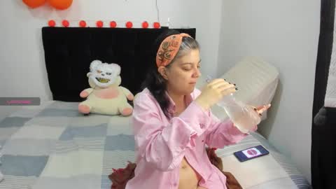 yinyyanghot online show from October 29, 2025, 10:17 am