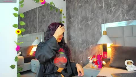 Snapshot of yiyisandoval chatting on April 4, 2026, 8:06 pm yiyisandoval online show from April 4, 2026, 8:06 pm