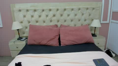 Snapshot of yiyisandoval chatting on April 6, 2026, 10:44 pm yiyisandoval online show from April 6, 2026, 10:44 pm