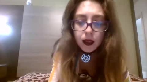 Snapshot of ykkrahs chatting on November 17, 2025, 10:32 am Alice Sharkky Sunshine Manson online show from November 17, 2025, 10:32 am