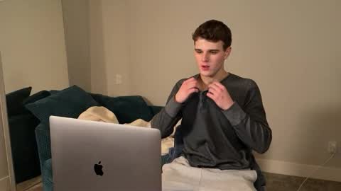 yngdesire1 online show from December 23, 2025, 7:28 am