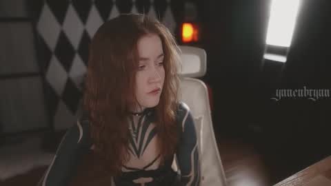 ynnenbrynn online show from September 10, 2025, 7:52 am