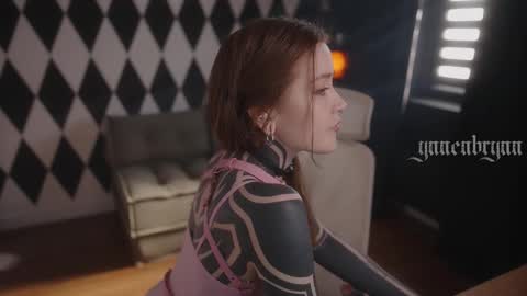 ynnenbrynn online show from October 17, 2025, 6:49 am