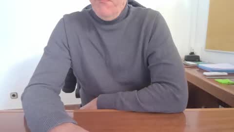 Snapshot of yo47 chatting on December 18, 2025, 2:23 pm Yo47 online show from December 18, 2025, 2:23 pm