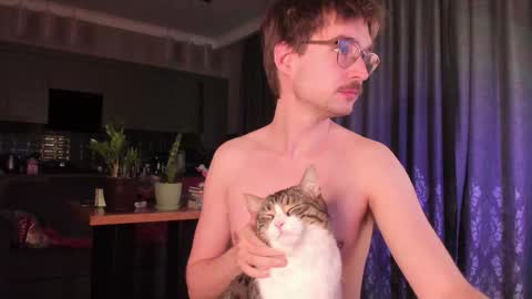 Max online show from February 28, 2026, 4:35 am