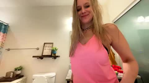 yogabuttttttt online show from March 9, 2025, 6:28 am