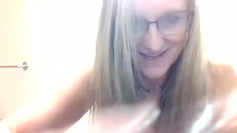 yogabuttttttt online show from November 25, 2025, 6:02 am