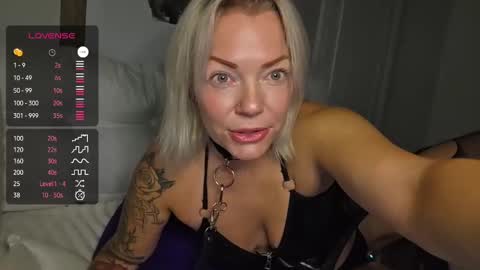 Yogiblondebangme online show from October 20, 2025, 8:59 am