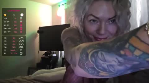 Yogiblondebangme online show from November 11, 2025, 4:29 pm