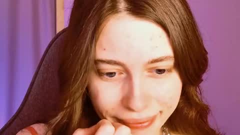 yoka_paradoxxx online show from April 17, 2026, 11:24 am