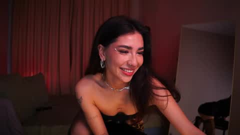 Snapshot of yokokoko__ chatting on May 6, 2026, 5:46 am Yoko online show from May 6, 2026, 5:46 am