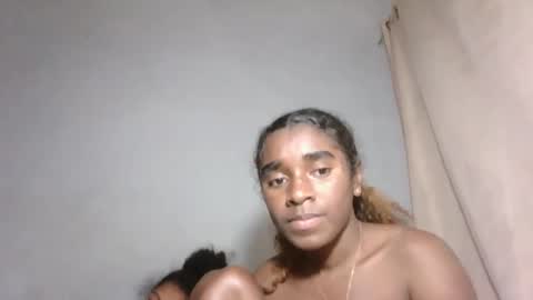 yolandrina05 online show from October 10, 2025, 9:30 am