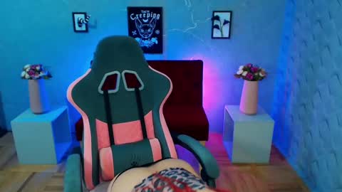 Snapshot of yolandyfoun chatting on January 22, 2025, 11:01 am Yolandi-Foun online show from January 22, 2025, 11:01 am