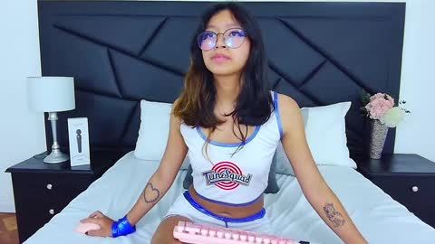 Yommi Winx online show from January 9, 2025, 2:43 am