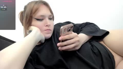 yomoyoo online show from November 13, 2025, 8:30 pm