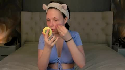 Yona online show from April 1, 2026, 5:52 am