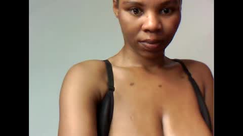 amazingkellyxx online show from October 17, 2025, 7:44 am