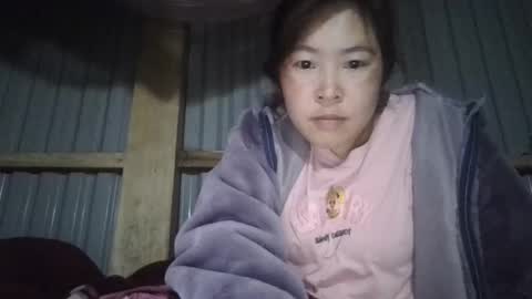 Snapshot of yongmi_ chatting on December 3, 2025, 9:57 pm yongmi_ online show from December 3, 2025, 9:57 pm