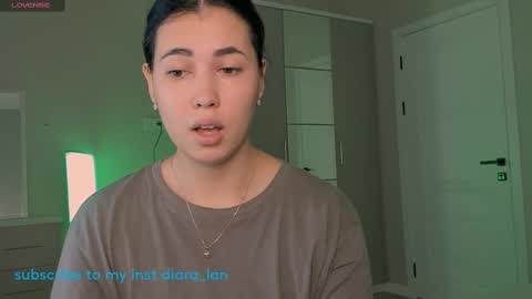 yooleen online show from September 18, 2025, 3:41 am
