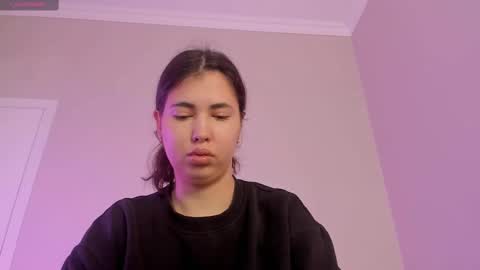 yooleen online show from October 9, 2025, 3:15 am