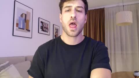 Snapshot of yoooups chatting on December 14, 2025, 5:18 pm Yoooups online show from December 14, 2025, 5:18 pm