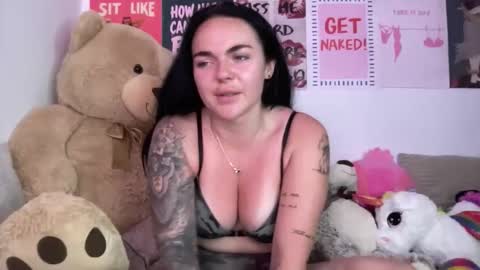 Snapshot of yorkshiregirlyy chatting on May 26, 2026, 8:21 am Yorkshire Girly online show from May 26, 2026, 8:21 am
