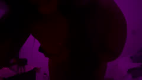 yorlenig692 online show from October 3, 2025, 6:54 am